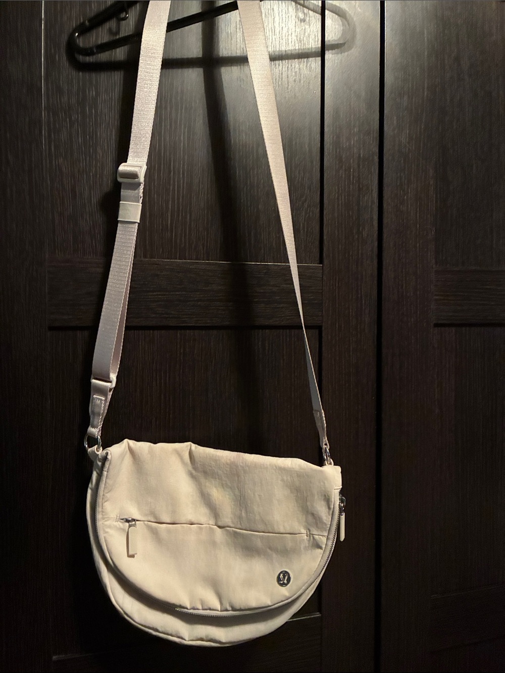 Lulu cream  Crossbody Bag like new with Adjustable Strap - Unbranded